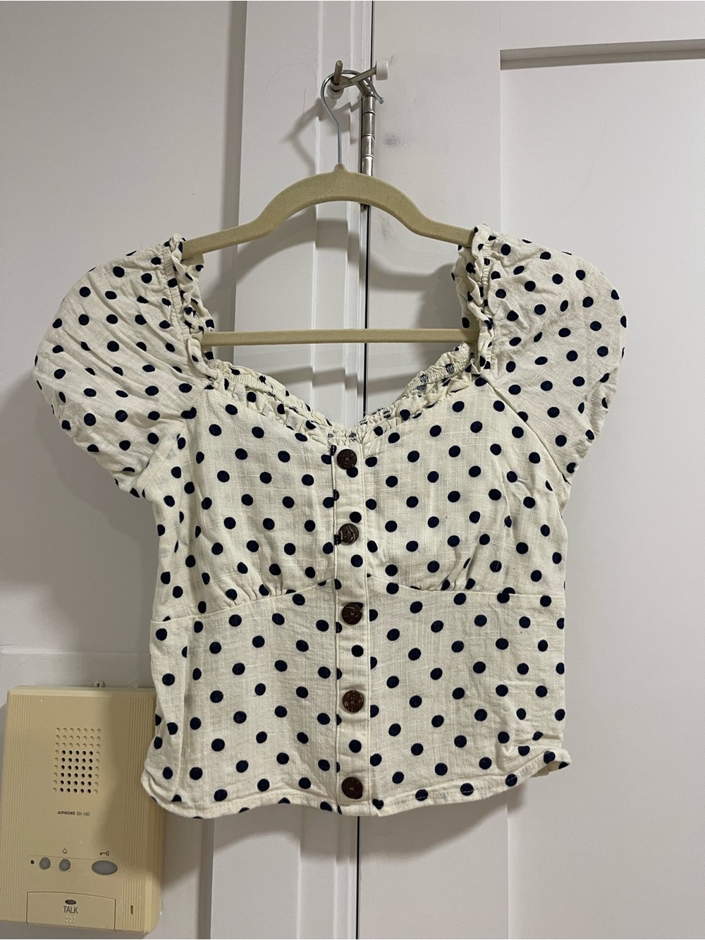 Women’s Cream Polka Dot Puff Sleeve Button-Front Top